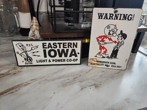 Porcelain Willie Wirehands And Friend Sign - Picture 1 of 7