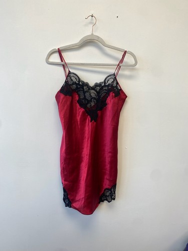 UNDERCOVER Abito vintage Victorias Secret etichetta oro raso rosso pizzo Y2k camicia piccolo
