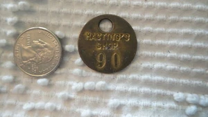 Vintage Brass Identification Token HASTING'S SHOP 90 - Imagen 1 de 1