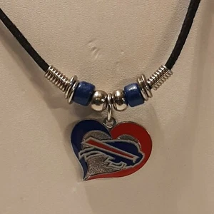 NFL BUFFALO BILLS HEART Pendant Charm / 22" Black Rope Necklace - Picture 1 of 4
