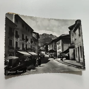 RECOARO TERME VIA ROMA SPEDITA NEL 1961 CARTOLINA VINTAGE VIAGGIATA - Picture 1 of 2