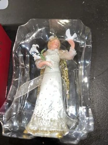 Hallmark 2018 CHRISTMAS ANGELS - PEACE -Keepsake Ornament  New - Picture 1 of 6