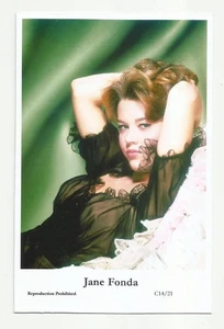 BX108) JANE FONDA SWIFTSURE PHOTO POSTCARD (C14/21) FILMSTAR PIN UP GLAMOR - Picture 1 of 1