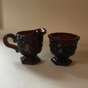 AVON CAPE COD COLLECTION RUBY RED GLASS CREAMER & SUGAR BOWL VINTAGE SET OF 2 - Picture 1 of 3