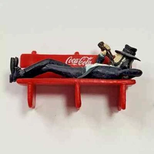 2003 Coca Cola Bottle Cap Graffiti Oldie Figure Collection Man lying on a bench - Picture 1 of 8