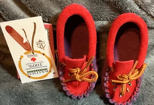 Baby Moccasins Sz 3 Beaded Leather Made Canada Bastien Ind. Huron Native Indian - Picture 1 of 13