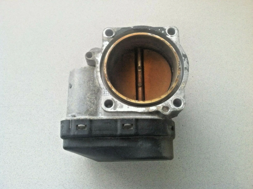 BMW 325xi 325i 330i 330Ci E46 2000-2006 ~ carcasa del acelerador ~ 13547502445		 Foto 1 de 4