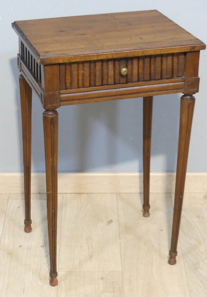 Petite Table Volante De Salon Ou De Chevet En Noyer, époque Louis XVI, Fin XVIII - Photo 1/4