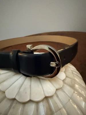 Ferragamo 海军蓝女式皮带尺寸 — 第 1/4 张图片