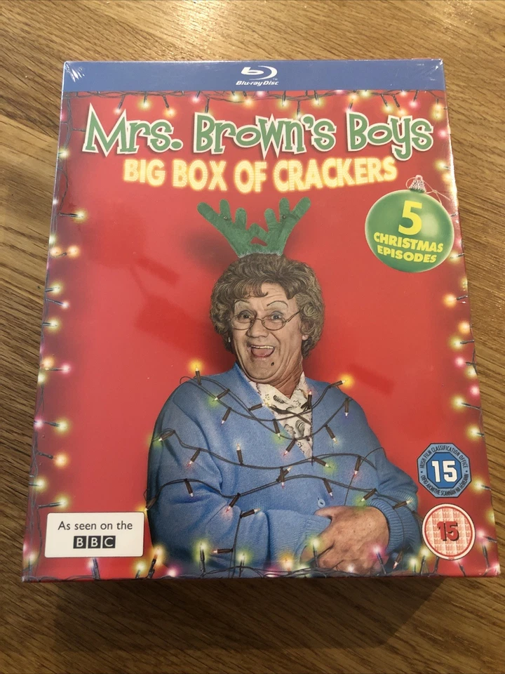 Mrs Brown's Boys - Big Box Of Crackers Christmas Specials 2011-2013 Blu-ray - Image 1 of 4