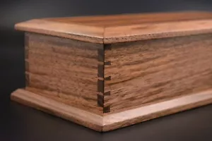 Scatola piovosa realizzata in NOCE ninnolo ricordo gioielli penna matita ornamento legno - Foto 1 di 5