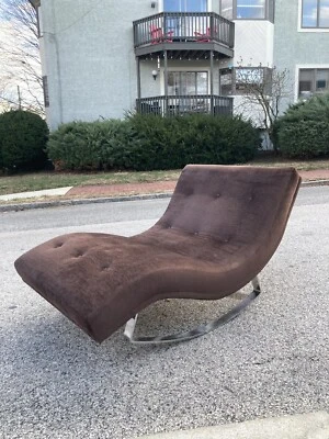 Chaise lounge Adrian Pearsall Wave Foto 1 de 4