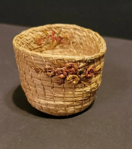 Vintage Sweetgrass Basket Sweet Embroidered Roses Both Sides Hand Made Cover