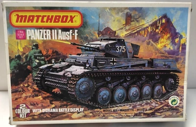 MATCHBOX  1:76 KIT  CARRO ARMATO PANZER II AUSF-F CON DIORAMA    40081 - Immagine 1 di 2