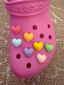 Compatible with Crocs Jibbitz Set of 7 Rainbow Hearts Shoe Charms Handmade - Picture 1 of 4