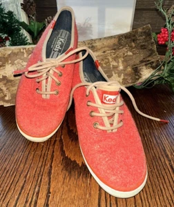 Keds Red Coral Sz 5.5 Flat Sneakers Suede Trim Blended Canvas Upper Orig Laces! - Picture 1 of 10