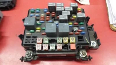 Motor de caja de fusibles 15201930-01 compatible con 03-07 Hummer H2 896801 Foto 1 de 4