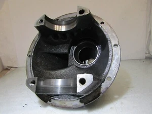Mitsubishi Delica L400 2.8 rear axle diff differential cog mount casing - Imagen 1 de 7