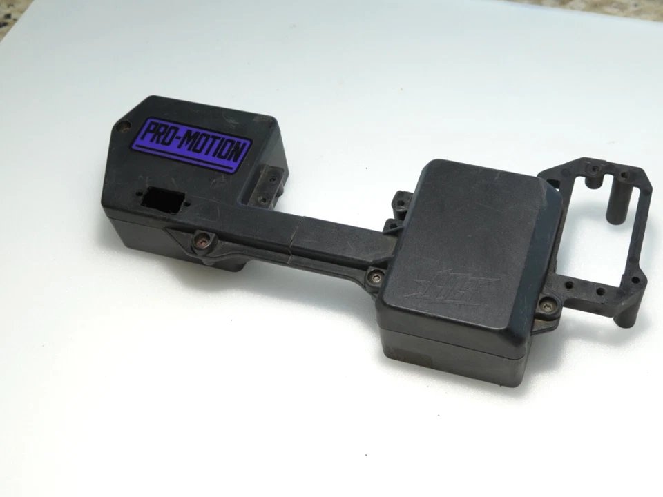 HB-5227 Hot Bodies D8T Evo3 truggy radio boxes servo mount plate - Image 1 of 1