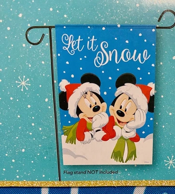 Disney Garden Flag Mickey & Minnie Let it Snow Navidad 12.5" x 18" Foto 1 de 3