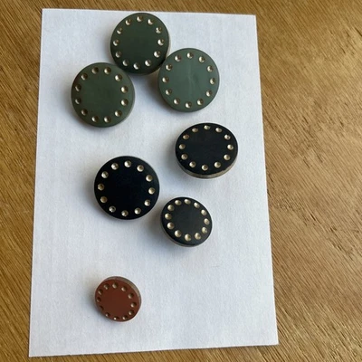 VTG Set of 7 Wood Look Buttons W/Punched Holes Metal Shank Teal, Blue And Peach - Image 1 of 4