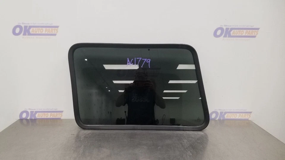 14 MERCEDES BENZ G63 AMG W463 QUARTER GLASS WINDOW REAR LEFT DRIVER Foto 1 de 4