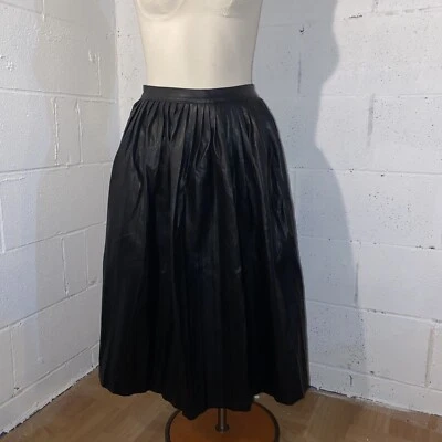 Nasty Gal NUEVO CON ETIQUETAS Imitación Cuero Vegano Plisado Talla 4us Larga Midi Falda Negra Foto 1 de 4