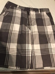 Herren Taille 32 grau kariert Shorts Burnside leicht schnell trocknend bequem EUC LN - Bild 1 von 10