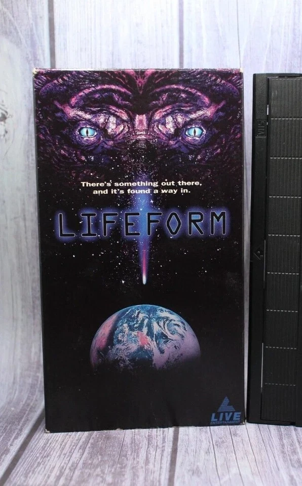 Lifeform VHS Tape 1995 Sci Fi Ryan Phillippe LIVE Entertainment Thriller Horror Foto 1 de 1