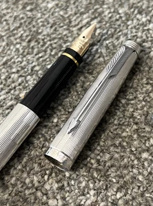 SUPERB 1984 PARKER 75 SILVER PLATE GODRON FOUNTAIN PEN-CONVERTER-BOX-MEDIUM NIB. - Picture 1 of 10