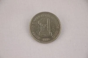 Fitzgeralds Casino Dollar Gaming Token Las Vegas Coin 1985 - Picture 1 of 2