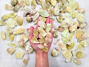 Cristales de calcita verde gemas ásperas crudas piedras a granel para caer y curar - Imagen 1 de 5