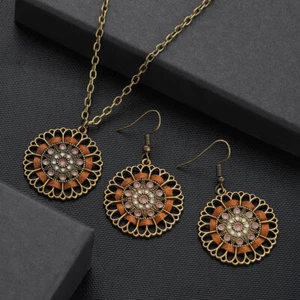 Vintage Boho Necklace Jewelry Set Round Hollow Crystal Pendant Wedding Jewelry - Picture 1 of 9