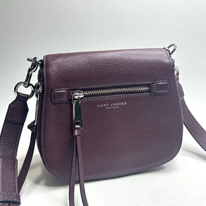 Trendy MARC JACOBS Recruit Nomad Small Pebbled Leather Saddle Bag Raisin - Picture 1 of 11