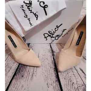 Alice and Olivia Dina suede pumps in Nude lips. NWT. Size 6