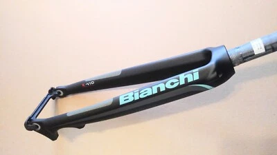Bianchi K-Vid Fork Carbon 1-1/8 700c Internally routed for post mount disc New - Image 1 of 4