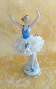 Figurine danseuse en porcelaine SITZENDORF Dresde robe dentelle blanche/fleurs