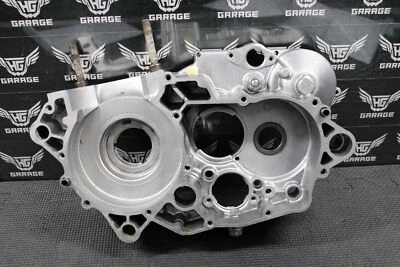 KAWASAKI KDX250SR KDX250 SR OEM CÁRTER MOTOR DERECHO CÁRTER CÁRTER 14001-5300 Foto 1 de 4