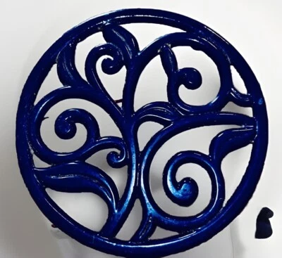 Mesa redonda de hierro fundido azul cobalto esmalte trivet colgante decoración de cocina de campo Foto 1 de 4