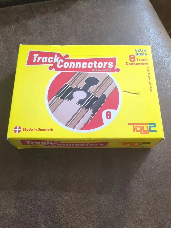 8 Track Connectors Toy2 Made In Denmark Unopened Item # 21048