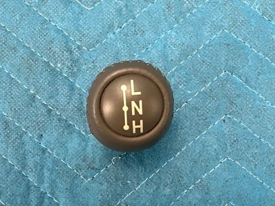 Lexus GX470 4x4 caixa de transferência alavanca de câmbio botão sândalo 66k 2003-2009 fabricante de equipamento original - Imagem 1 de 4