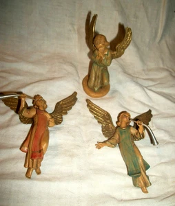 Vintage. DEPOSE ITALY. Kunststoff Weihnachtsengel 2 Ornamente 1 kniender Engel, 80er Jahre - Bild 1 von 8