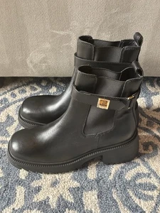 Steve Madden Gates Chelsea Boots Chunky Lug Sole Black Leather Size 9 New - Picture 1 of 7