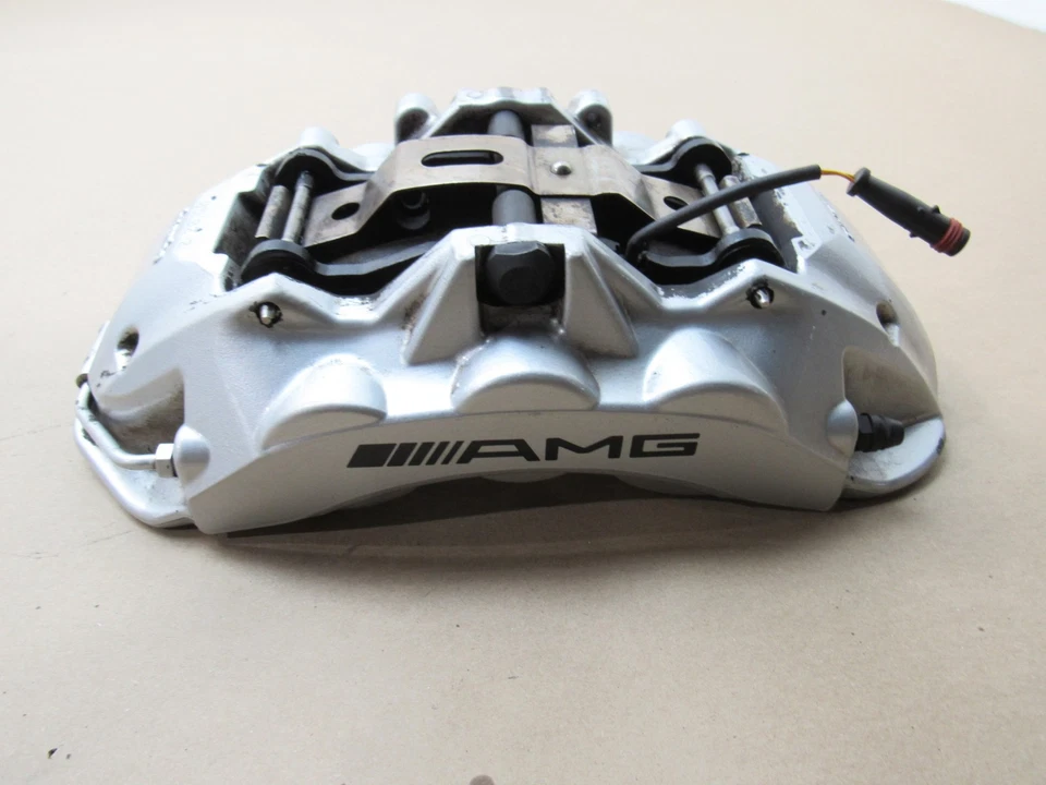 Mercedes SLK55 R171 2006 AMG передний правый пассажирский тормозной суппорт Brembo 04-11*Y3 - Изображение 1 из 4