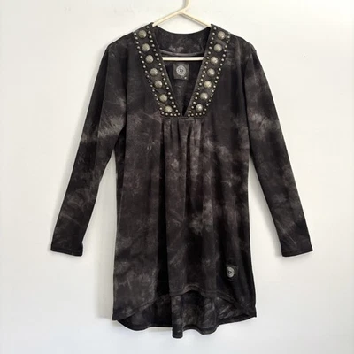 Double D Ranch Long Sleeve Gray Studded V-Neck Tunic Top Women’s Size Medium - Image 1 of 4