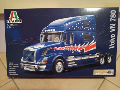 italeri 1/24 Volvo VN 780  - Immagine 1 di 4
