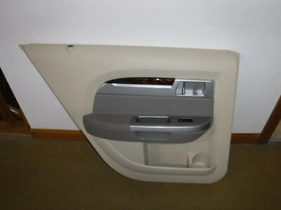 Chrysler Sebring LR 2007 2008 2009 2010 panel de moldura de puerta trasera izquierda código de ajuste: J1 Foto 1 de 4