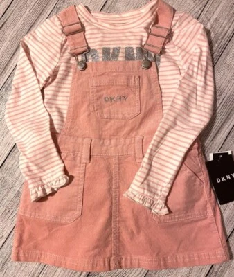 Niñas 3T DKNY 2 Piezas Rosa Mono Falda Con Camisa Manga Larga, Plata Rosa Nuevo Foto 1 de 4