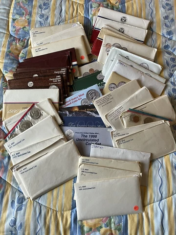 Large Lot of 50 Uncirculated U.S. Mint Sets - 1972-1998 - Original Gov. Cello’s Cover