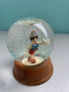 Vintage Disney The First Edition Crystal Snow Globe Collection PINOCCHIO - Picture 1 of 8